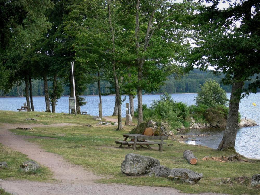 Luxury tent Les Roulottes De Cirque Les Settons