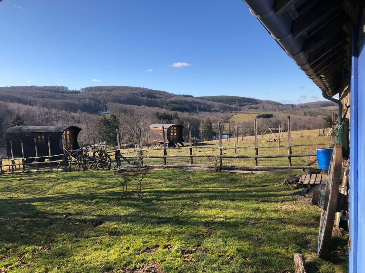 Les Roulottes De Cirque Les Settons Luxury tent Moux-en-Morvan