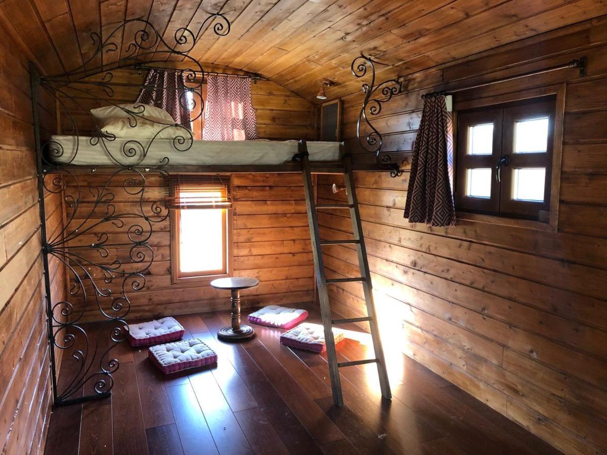 Les Roulottes De Cirque Les Settons Luxury tent *